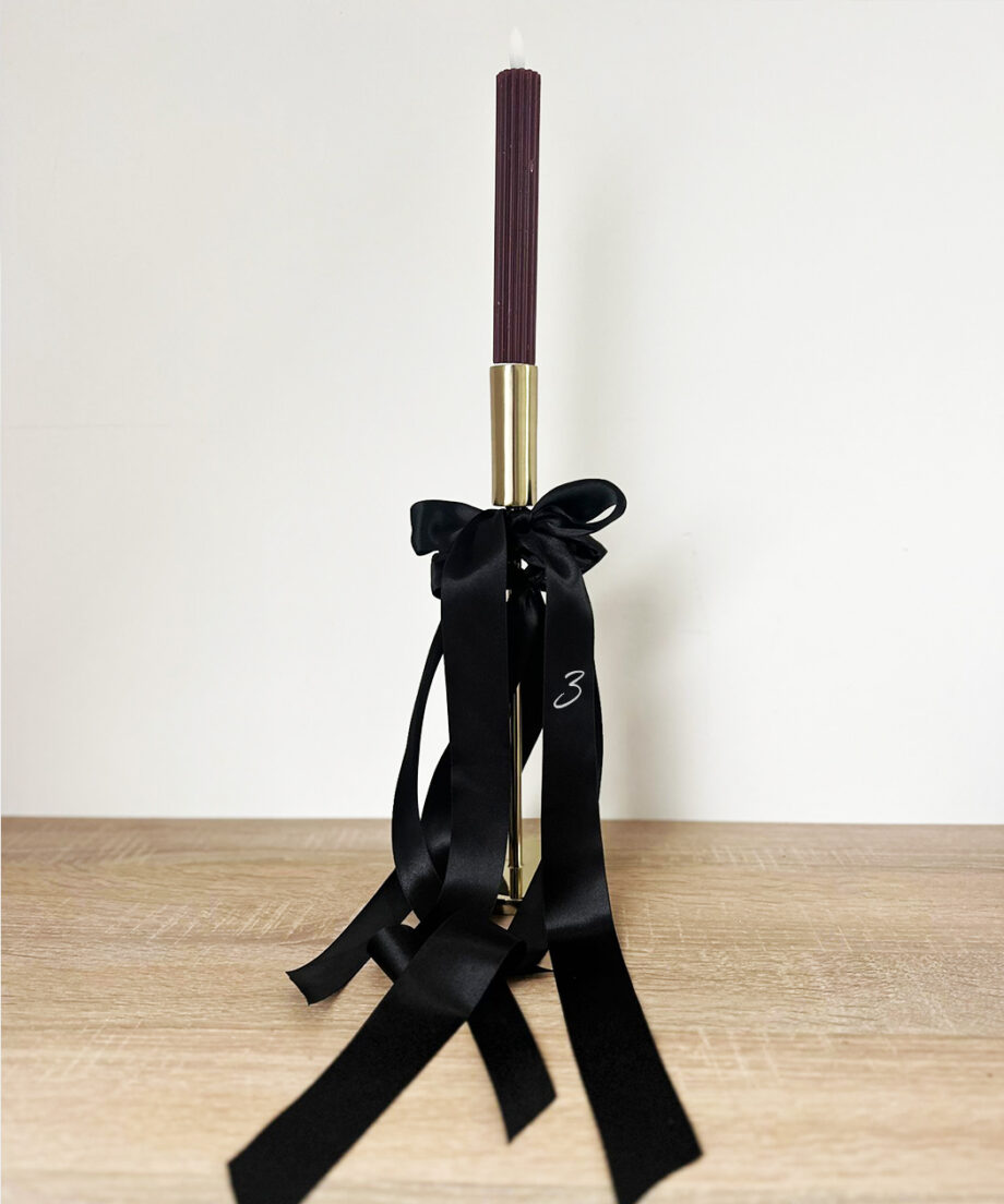 Nina | Table number Bow